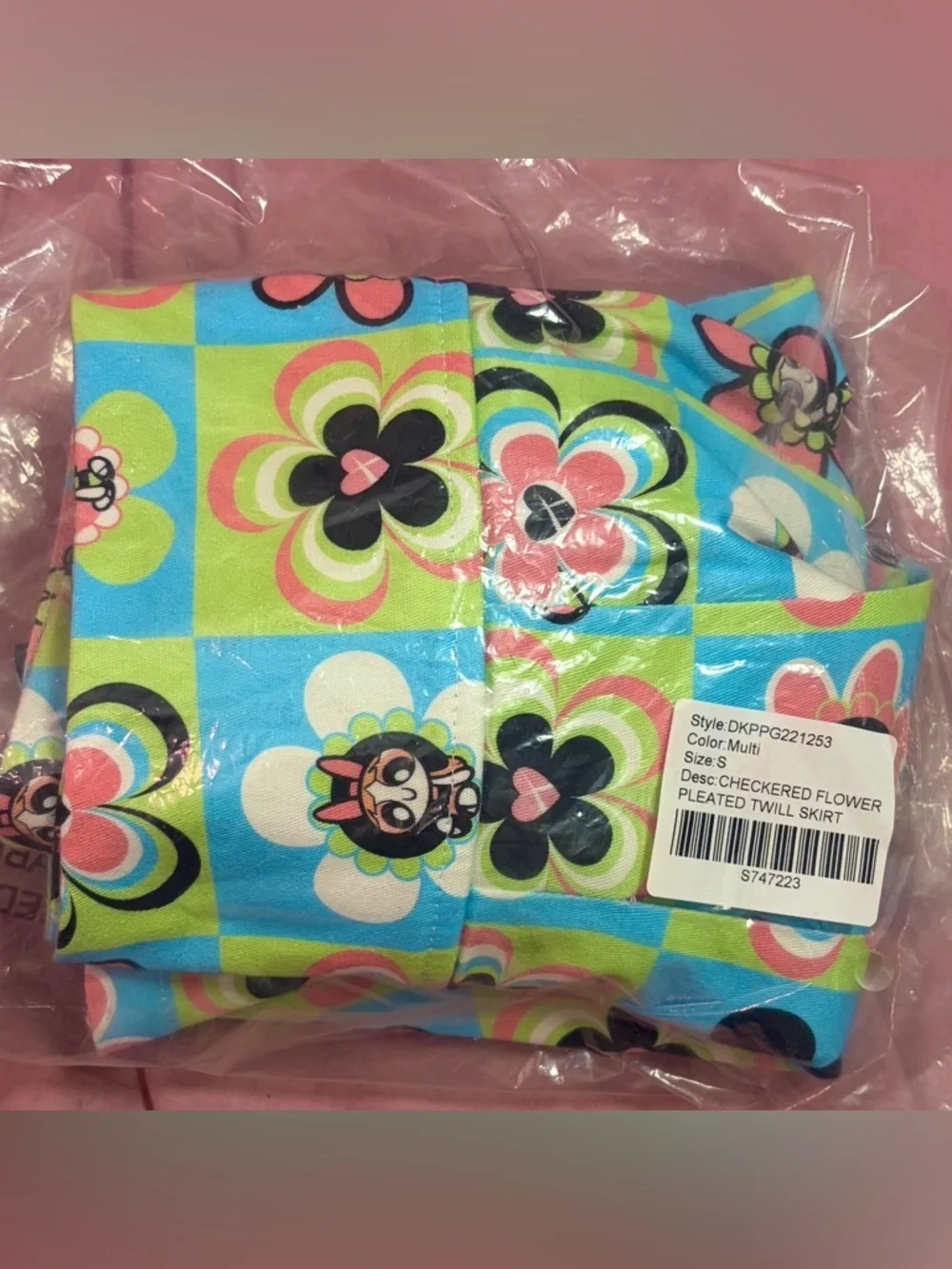 NWT - DOLLS KILL X THE POWERPUFF GIRLS POWER OF THE FLOWER MINI SKIRT
- S or M - Picture 8 of 10